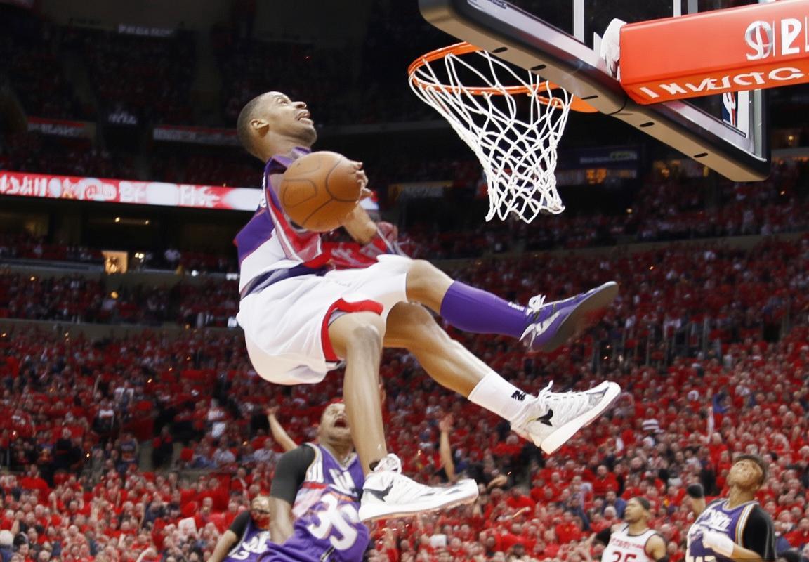 2015-2016赛季NBA火箭与爵士巅峰对决回顾：火花四溅的精彩瞬间